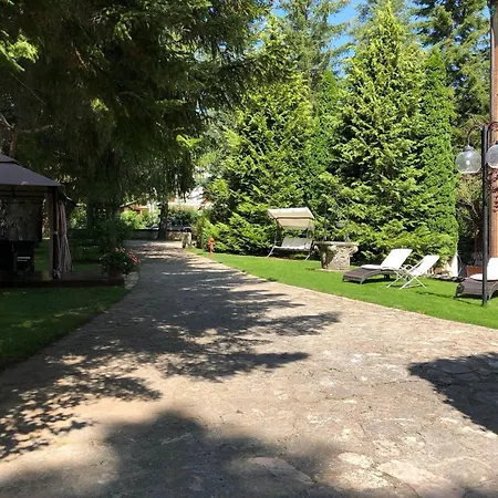 Отель Lh Albergo Il Picchio 4*