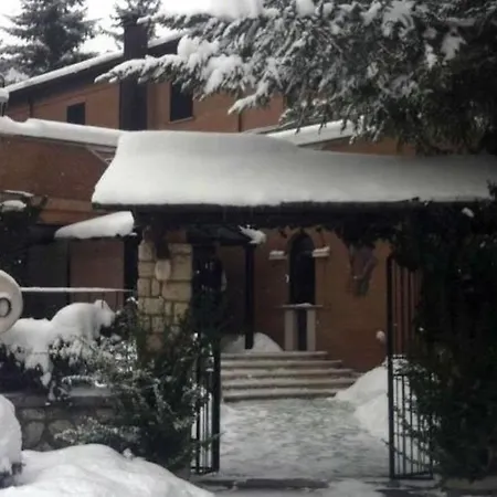 Lh Albergo Il Picchio 4*