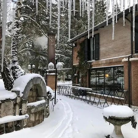 Lh Albergo Il Picchio Отель Пескассероли