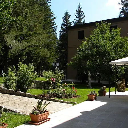 Lh Albergo Il Picchio Отель