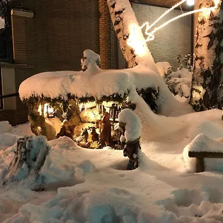 Отель Lh Albergo Il Picchio 4*