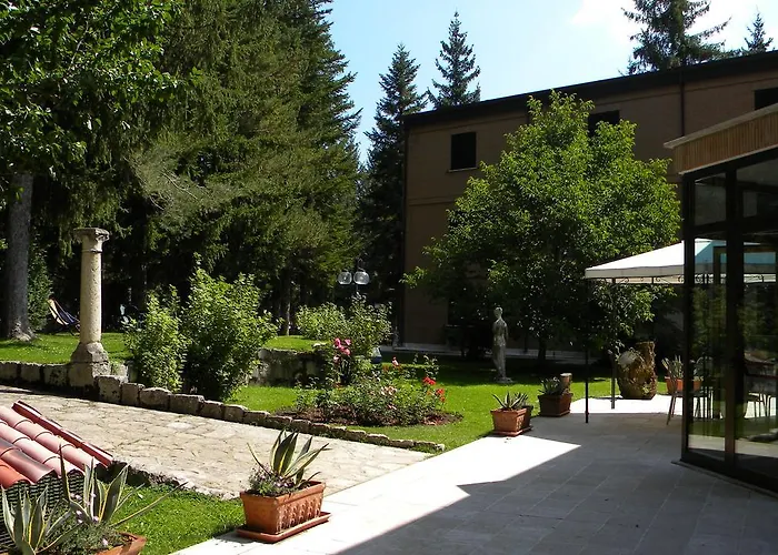 Lh Albergo Il Picchio Hotel